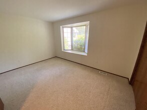 501 E Michelle Dr in Union, WA - Building Photo - Building Photo