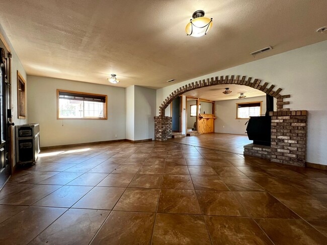 property at 161 Hoyt Ln