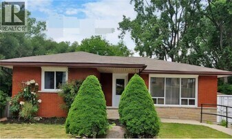 100 Fairway Rd N in Kitchener, ON - Building Photo