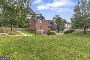 1565A N Van Dorn St in Alexandria, VA - Building Photo