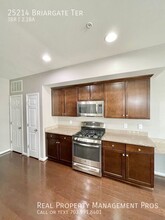 25214 Briargate Terrace in Chantilly, VA - Building Photo - Building Photo