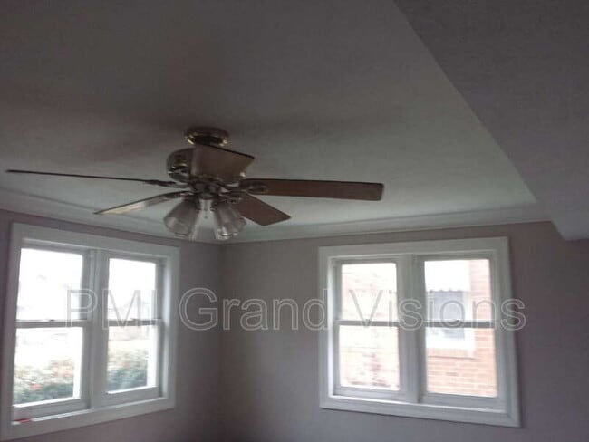 328 E Kellar Ln in Decatur, IL - Building Photo - Building Photo
