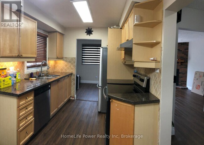 14 Sparrow Ct in Brampton, ON - Building Photo - Building Photo