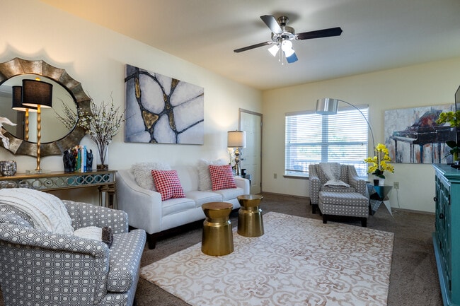 The Links at Kansas I/II in Lawrence, KS - Building Photo - Interior Photo