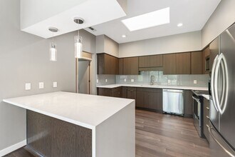 5 Wellesley Pl in Chapel Hill, NC - Building Photo - Building Photo