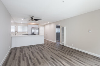 High Tide in San Clemente, CA - Foto de edificio - Interior Photo