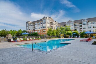 Halstead Norwalk in Norwalk, CT - Foto de edificio - Building Photo