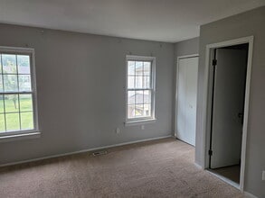 3274 Alpine Dr, Unit 3274 in Ann Arbor, MI - Foto de edificio - Building Photo