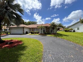 1048 NW 99th Ave in Plantation, FL - Building Photo - Building Photo