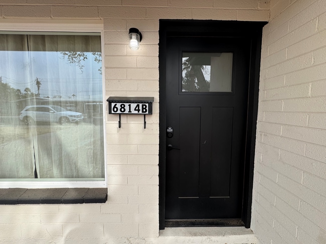 6814 E Pinchot Ave, Unit B in Scottsdale, AZ - Foto de edificio - Building Photo