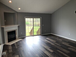 1270 Joshua Way in Medina, OH - Foto de edificio - Building Photo