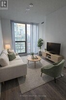 180 Front St E in Toronto, ON - Building Photo