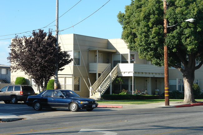 Sunset Apartments in Salinas, CA - Building Photo - Building Photo