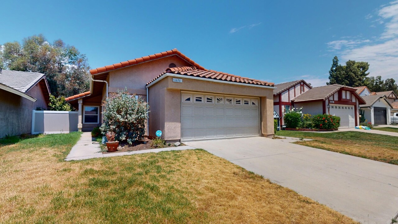 11474 Pikes Peak Ct in Rancho Cucamonga, CA - Foto de edificio