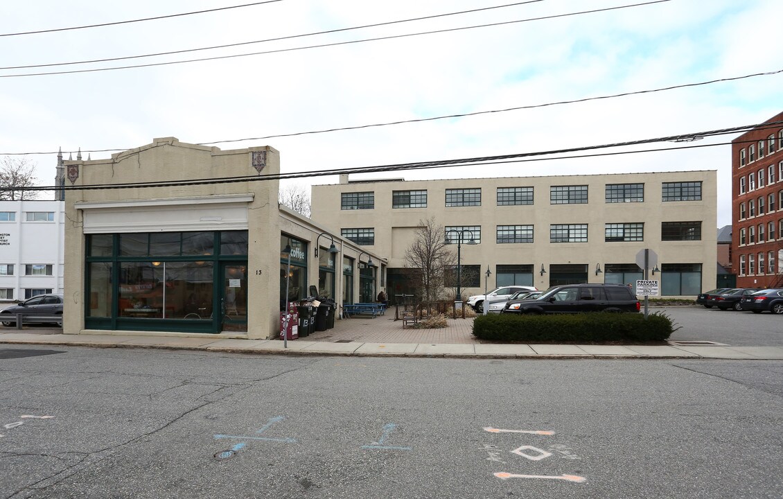 New London Market & Apartments in New London, CT - Foto de edificio