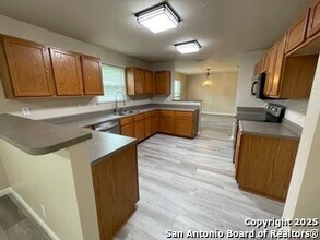 1114 Coral Bay in San Antonio, TX - Building Photo - Building Photo