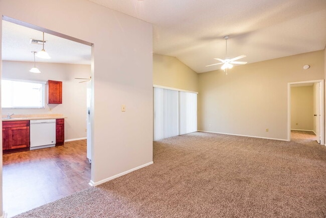 5701 Longleaf Dr in North Fort Myers, FL - Building Photo - Building Photo