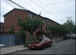 New Central Manor in Far Rockaway, NY - Building Photo - Building Photo