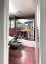 6575 W 4th Ave in Hialeah, FL - Building Photo - Building Photo