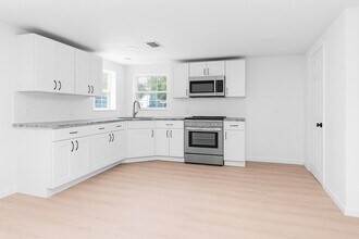 16016 Green Manor Dr, Unit A in Humble, TX - Building Photo - Building Photo