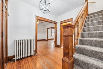 1040 S Main St in Greensburg, PA - Building Photo - Building Photo