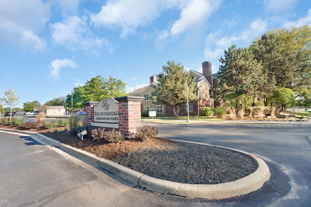 202 Glengarry Dr in Bloomingdale, IL - Foto de edificio