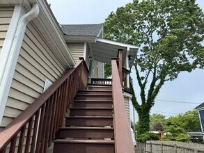 201 N Main St in Stonington, CT - Building Photo - Building Photo