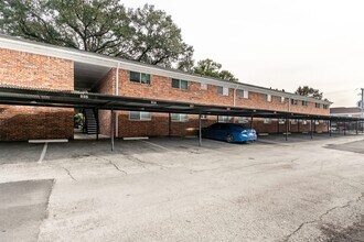 Life at Jackson Square in Houston, TX - Building Photo - Building Photo
