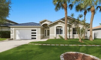 16859 Crestview Ln in Weston, FL - Building Photo