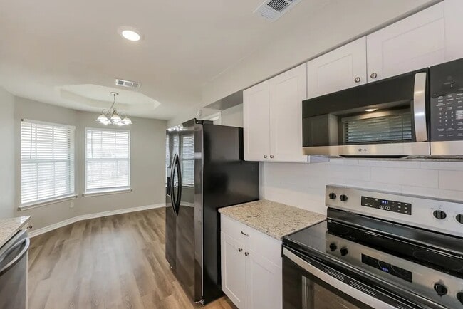 832 Andalusia Trail in Desoto, TX - Building Photo - Building Photo