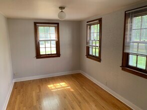 27568 N Owens Rd in Mundelein, IL - Building Photo - Building Photo