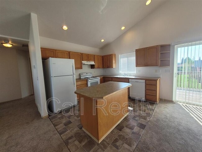 13626 E Riverside Ave in Spokane Valley, WA - Building Photo - Building Photo