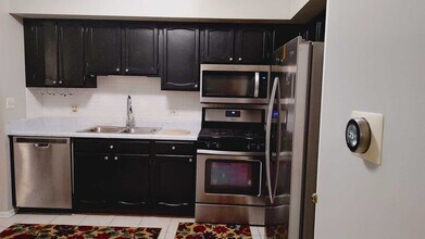 1151 Regency Ct in Schaumburg, IL - Building Photo - Building Photo