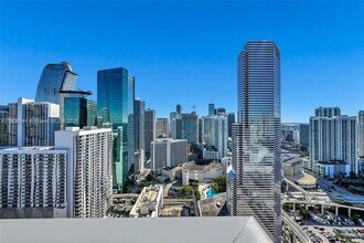 151 SE 1st St, Unit PH11 in Miami, FL - Building Photo - Building Photo