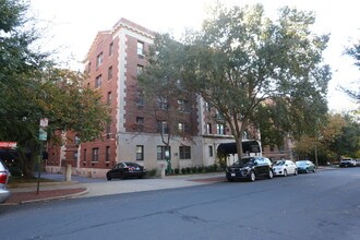 4817 36th St NW in Washington, DC - Building Photo - Building Photo