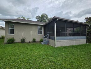 2410 Piedmont Lakes Blvd in Apopka, FL - Foto de edificio - Building Photo