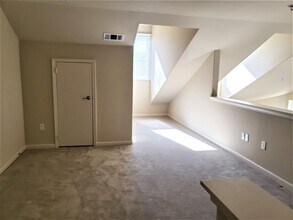 17000 Wedge Pkwy in Reno, NV - Building Photo - Building Photo