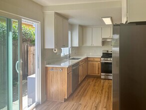 643 Brown St in Healdsburg, CA - Building Photo - Building Photo