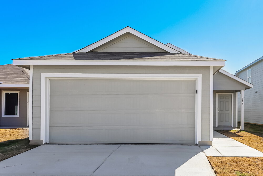 1858 Musk Rose in Converse, TX - Building Photo