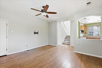 2803 Crested St in West Sacramento, CA - Building Photo - Building Photo