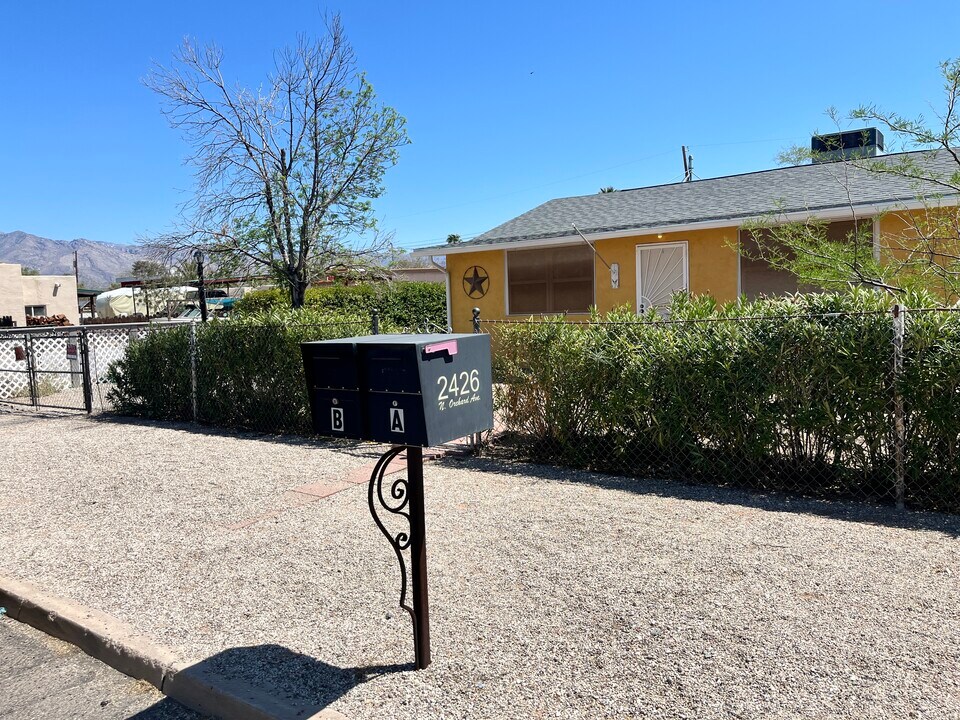 2426 N Orchard Ave in Tucson, AZ - Foto de edificio
