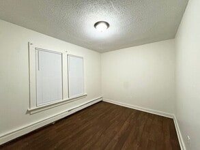 387 Oakland St in Springfield, MA - Building Photo - Building Photo