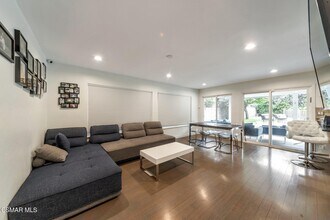 8431 Faust Ave in Los Angeles, CA - Building Photo - Building Photo