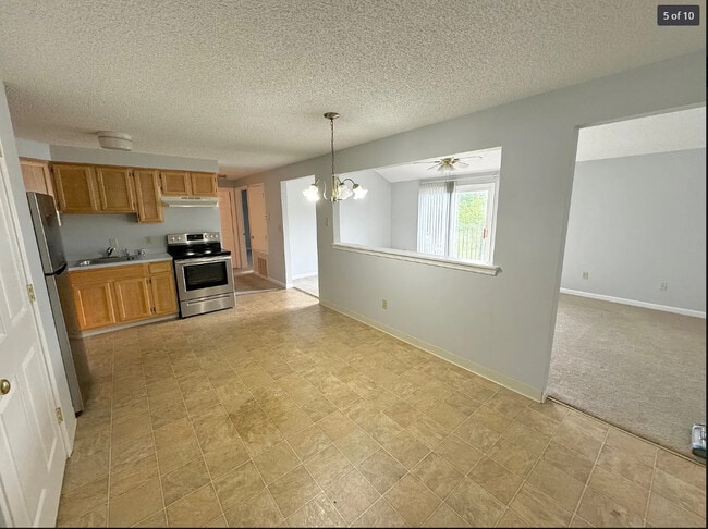 Quaker Estates in Orchard Park, NY - Building Photo - Building Photo