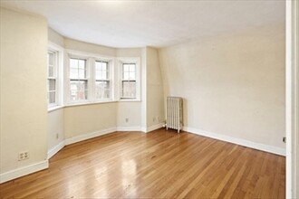 112 White St, Unit 2 in Boston, MA - Building Photo - Building Photo