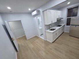 3258 86th St, Unit 1-bed 2A in East Elmhurst, NY - Building Photo
