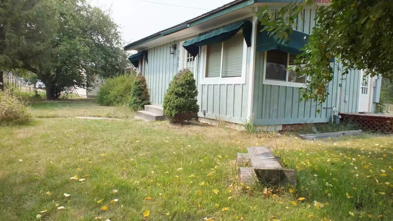 780 6th Ave in Victor, MT - Foto de edificio