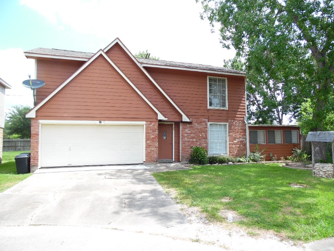 property at 4 Dallas Ct