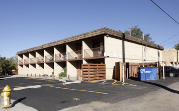 University South in Albuquerque, NM - Foto de edificio - Building Photo