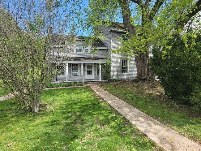 29 Quaker Hill Rd in Pleasant Valley, NY - Building Photo - Building Photo